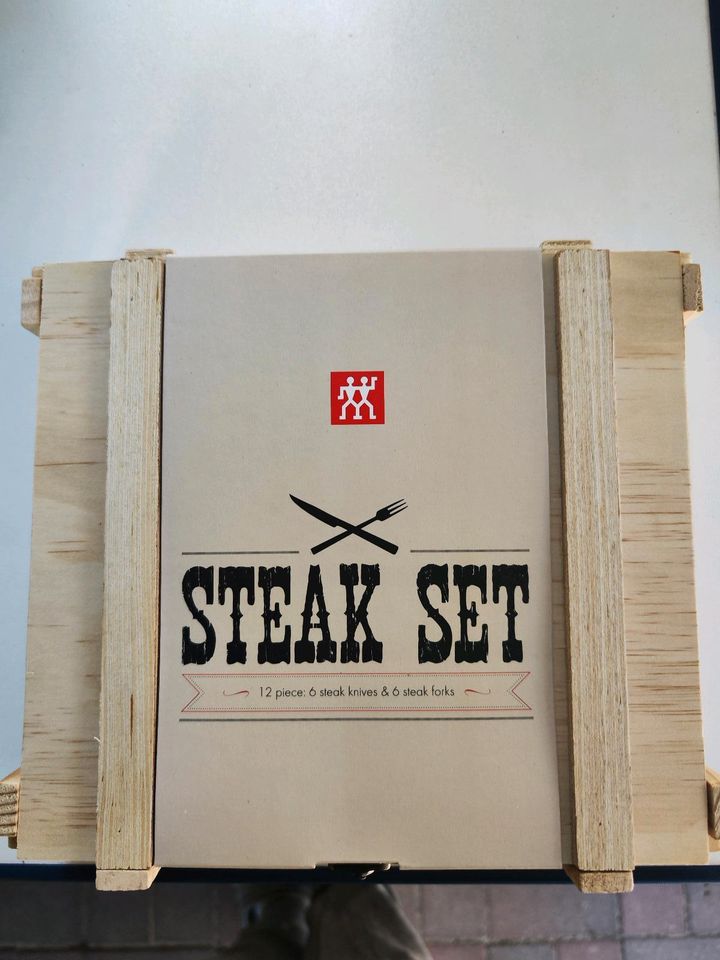 Steak Besteck Set 12 teilig von Zwilling in schöner Holzkiste in Lägerdorf