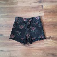 Shorts Floral Rosen Blumen 100% Baumwolle W26 Leipzig - Leipzig, Zentrum-Ost Vorschau