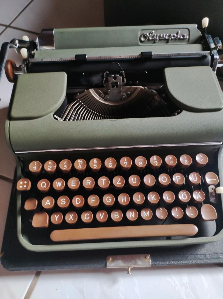 Alte Schreibmaschine in Eckelsheim
