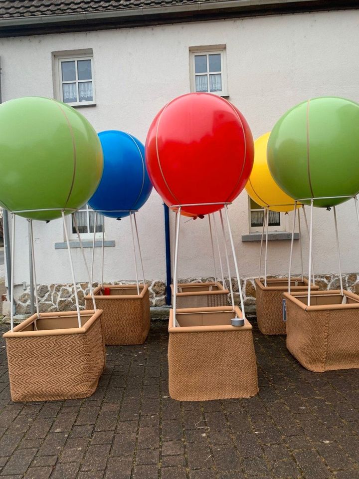 Tolle Ballonkörbe und Ballons XXL für Fasching, Deko in Weikersheim
