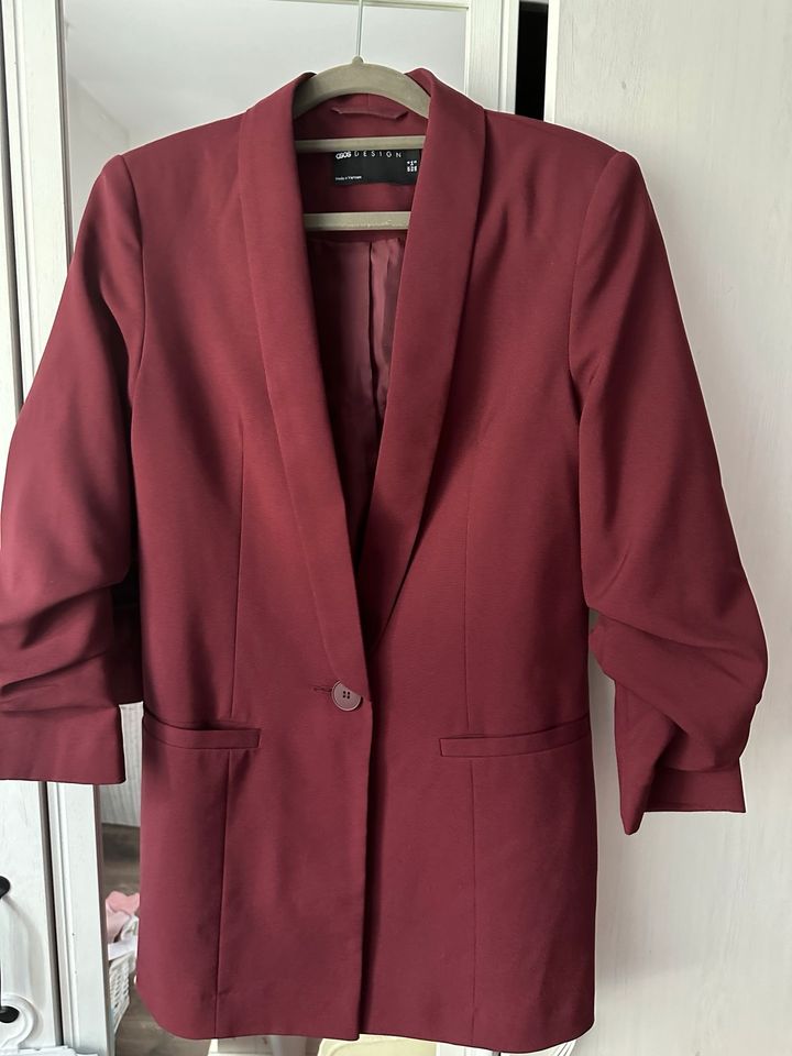 Klassischer Blazer ASOS gekrempelte Ärmel Bordeaux Gr. 34 in Siegen