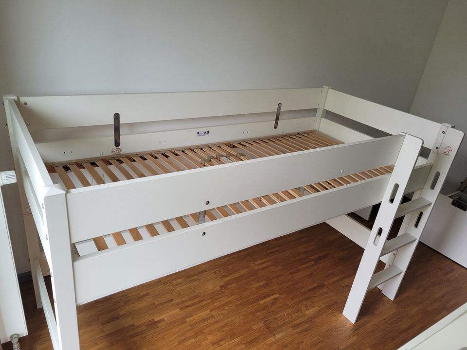 Kinder Hochbett PAIDI / Spielbett, weiß, 90 x 200 cm, Höhe 125 cm in Hamburg