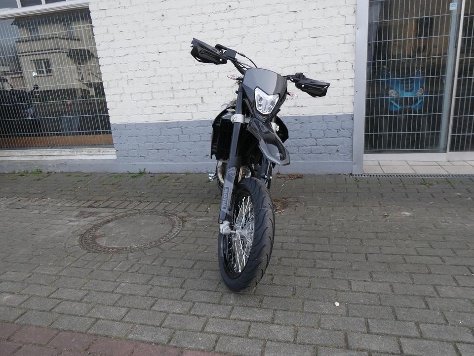 Neufahrzeug Motorrad Sherco 125 4T SM-RS Blackmoon Supermoto in Horn-Bad Meinberg