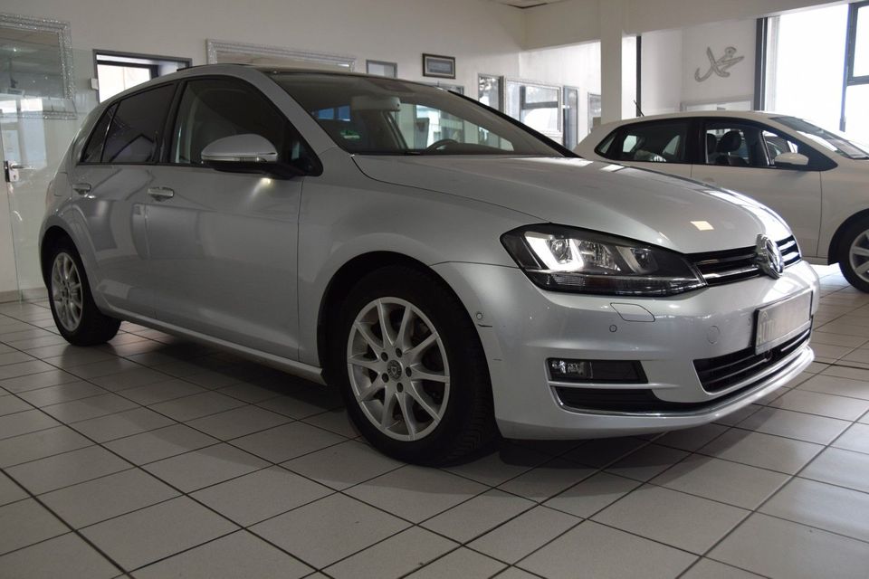 Volkswagen Golf 2.0 TDI DSG HL BMT*PANO*ACC*ALCANTARA*XENON in Sennfeld