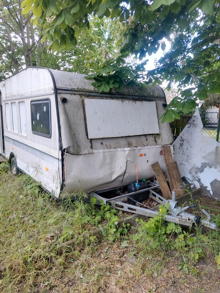 Wohnwagen Hobby 520 Komplett Geschlachtet Defekt in Bürstadt