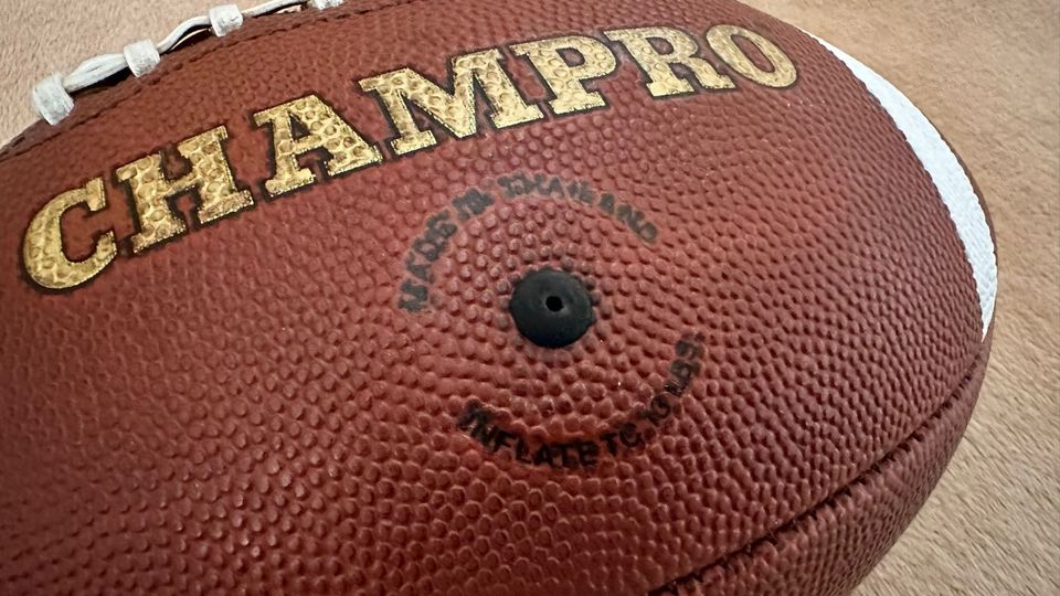 CHAMPRO Ball Gum FB 400 NCAA American Football OFFICIAL OUTDOOR in Neustadt a. d. Waldnaab