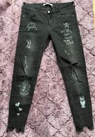 Zara Jeanshose schwarz mit Print Gr. 38 Düsseldorf - Unterrath Vorschau