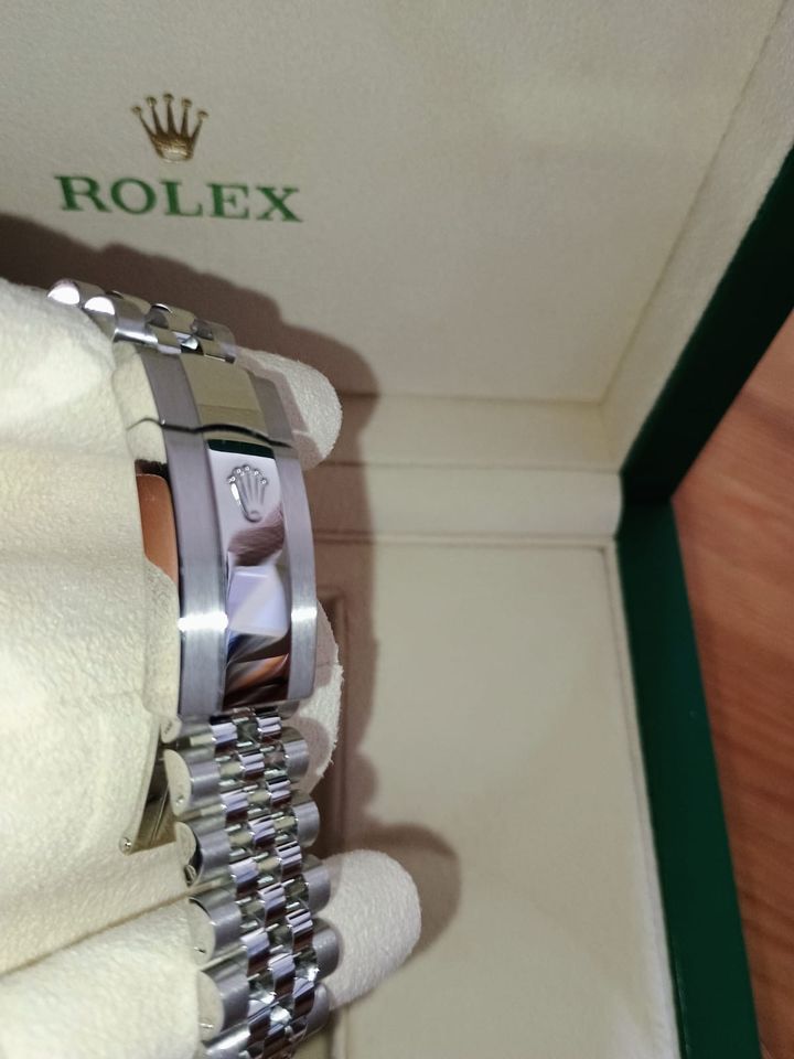 Rolex Datejust 41 / Blau / Jubilee / Ungetragen/ Fullset 04/24 in Pyrbaum