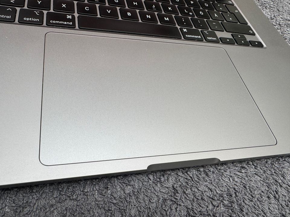 Apple MacBook Pro 16" ZOLL, 16GB RAM, 512GB) Touch Bar Touch ID in Hamburg