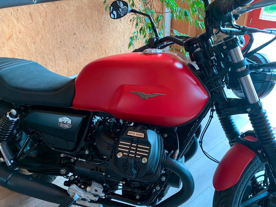 Moto Guzzi V7 850 Stone rot rosso sofort Verfügbar in Dorsten