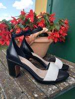 CLARKS Leder Pumps Gr. 40/ 6,5 Brandenburg - Nauen Vorschau